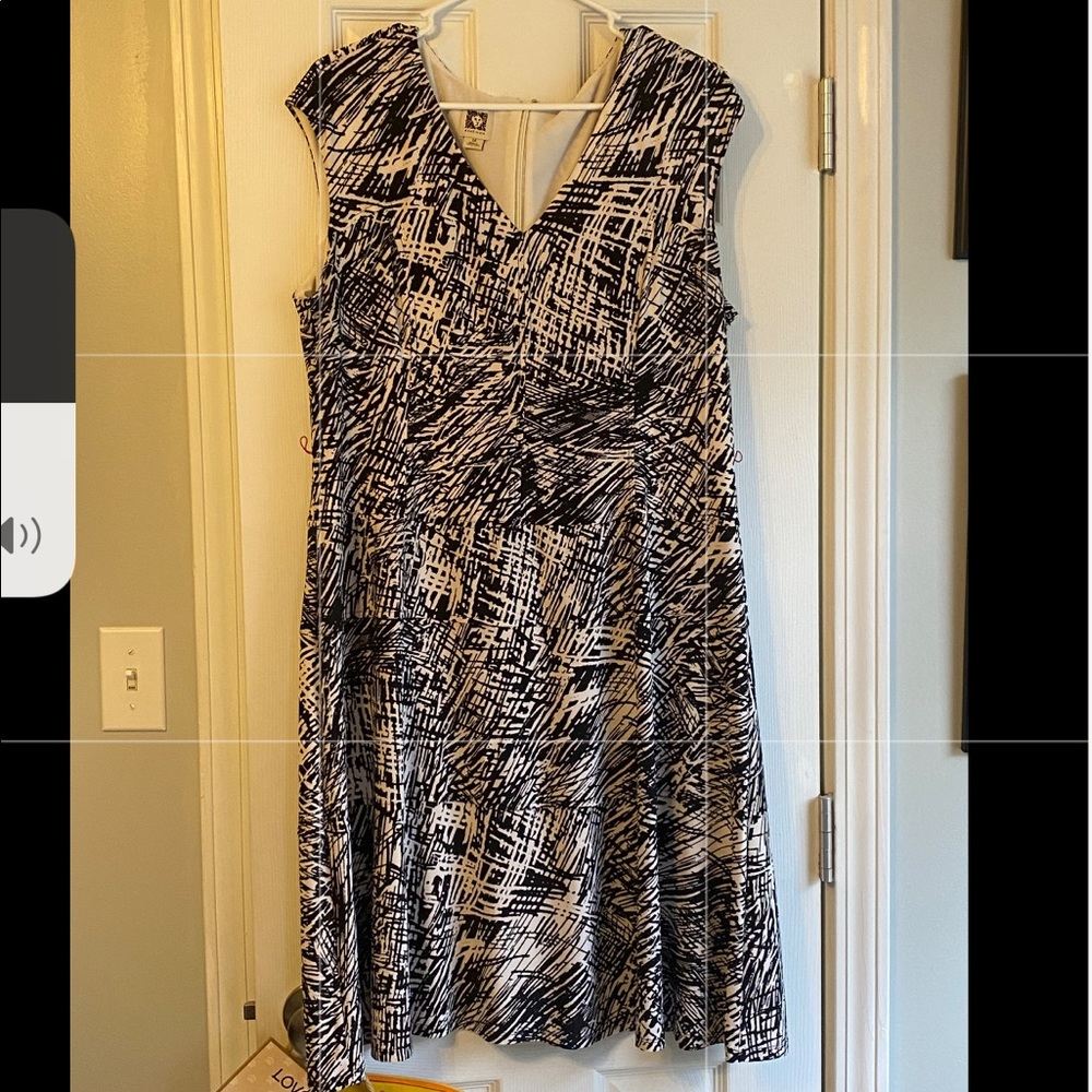 Black and white patterned dress
